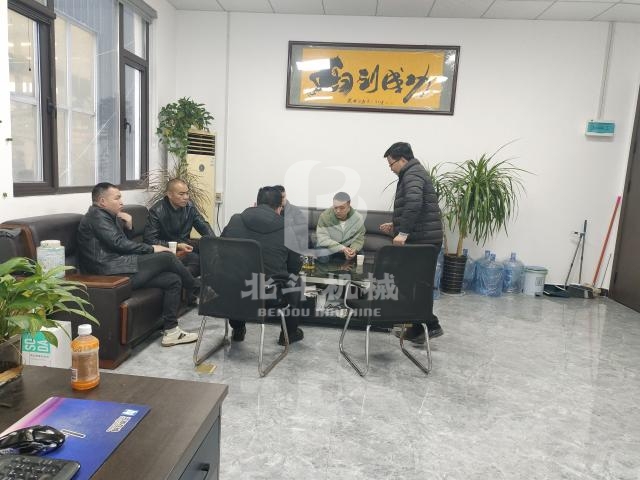 工業(yè)烘干機引領食品加工新潮流吸引江西客戶來訪